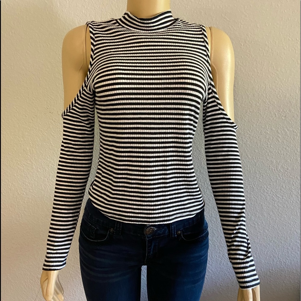 ENOUGH ABOUT ME... off shoulders black and white